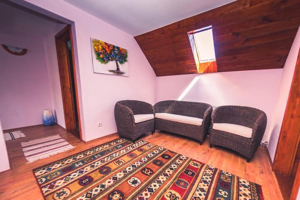 Horace Guesthouse Pool & Hot Tub & Bikes & River Dejani Екстериор снимка