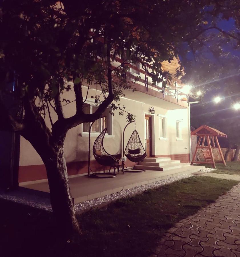 Horace Guesthouse Pool & Hot Tub & Bikes & River Dejani Екстериор снимка