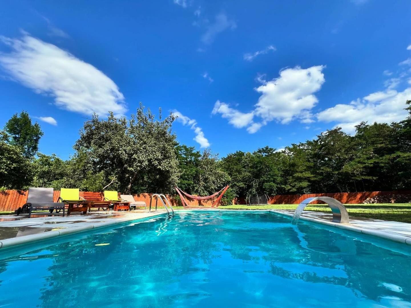 Horace Guesthouse Pool & Hot Tub & Bikes & River Dejani Екстериор снимка